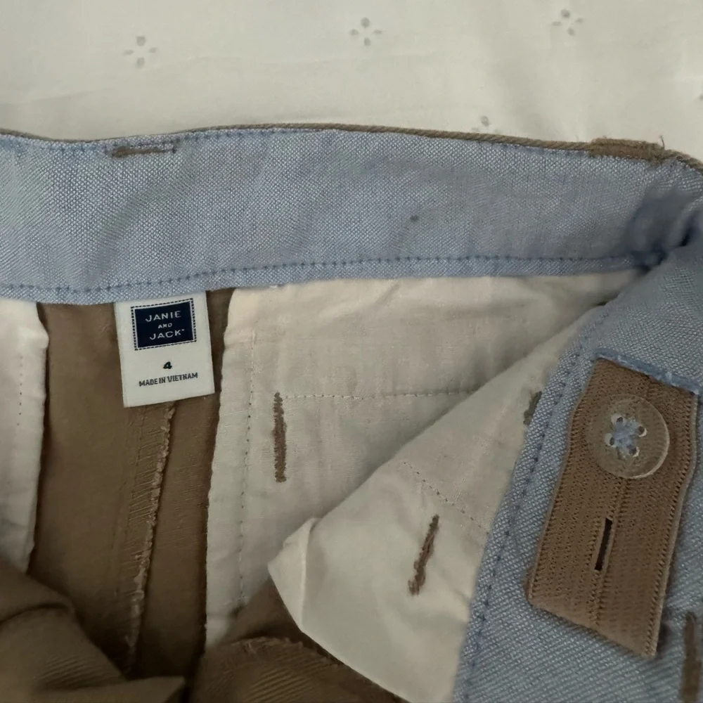 NEW Janie and Jack Boy’s Khaki Chinos - Size 4 - Picture 3 of 3